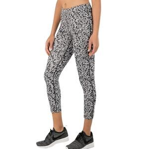 2/$30 Nike Pronto Essential Crop Leggings Black Mid Rise Dri-Fit Pocket Size M